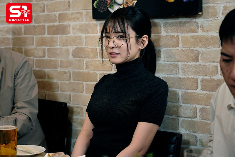 Em nhân viên mới trẻ đẹp là một con phò dâm đãng trên giường Hiyori Nozaka